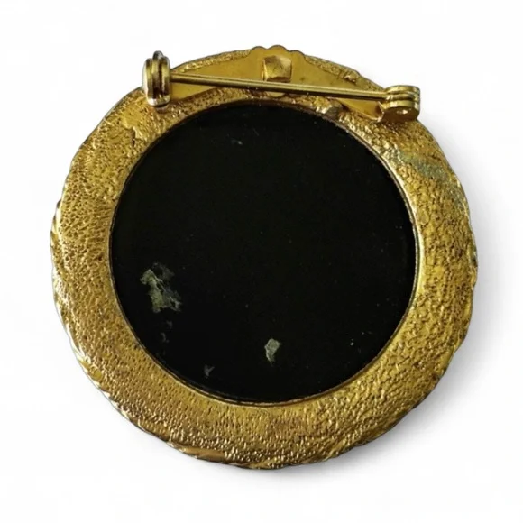 Vintage 1950s Aquarius Water Bearer Cameo Brooch Braided Gold-Tone Frame - Picture 9 of 12